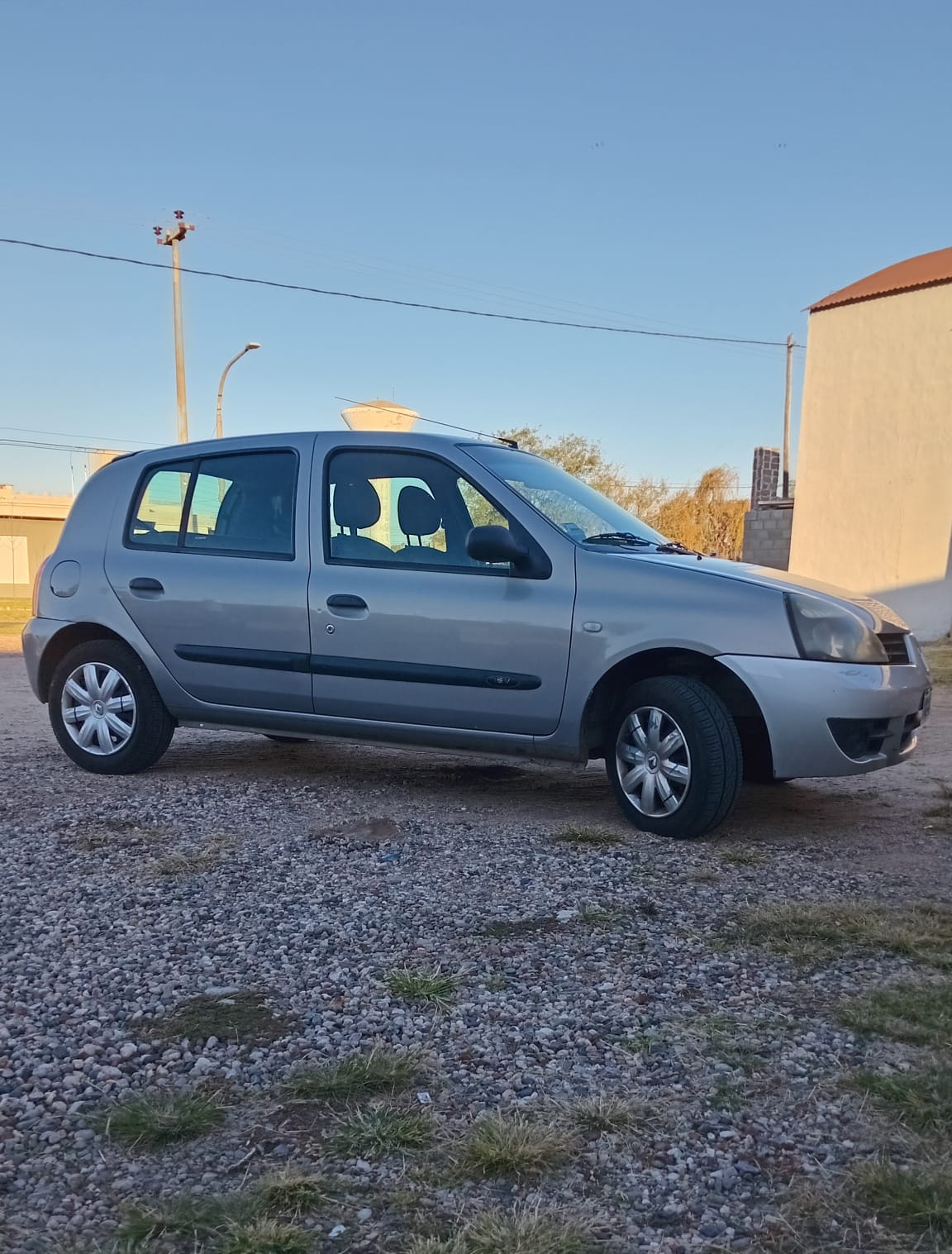 RENAULT - CLIO   CONFORT   - MANUAL   - 2006
